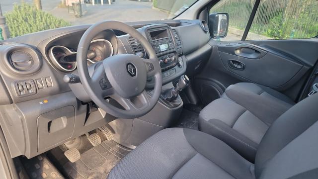 Renault Trafic image 9