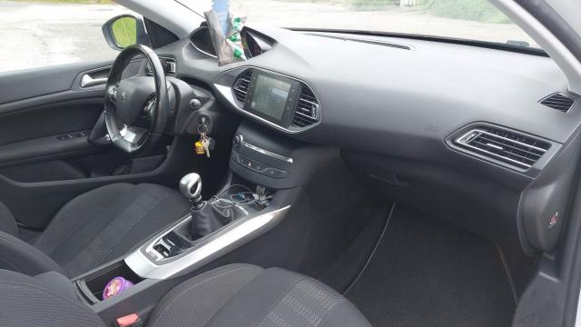 Peugeot 308 image 2