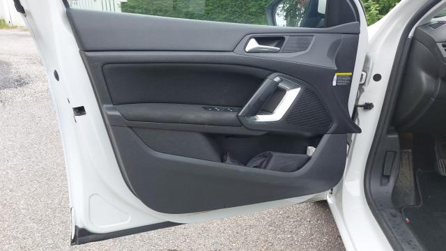 Peugeot 308 image 8