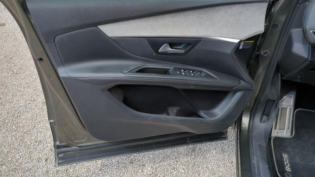 Peugeot 5008 image 8