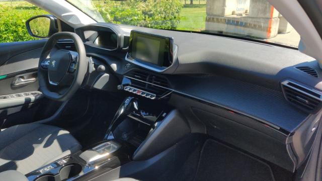 Peugeot 208 image 7