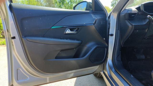 Peugeot 208 image 3