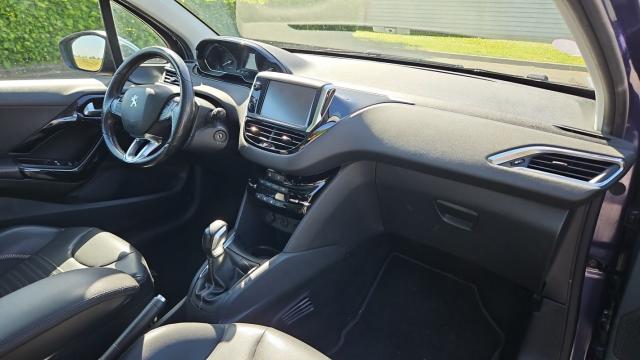 Peugeot 208 image 1