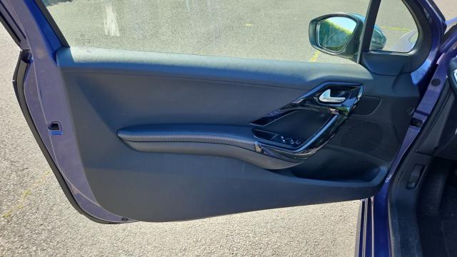 Peugeot 208 image 2