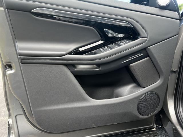 Land Rover Range Rover Evoque image 8