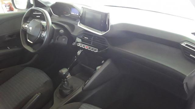 Peugeot 208 image 6
