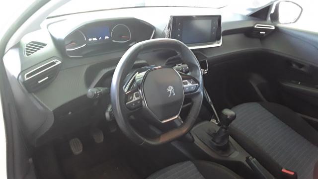 Peugeot 208 image 9