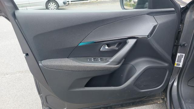 Peugeot 2008 image 8