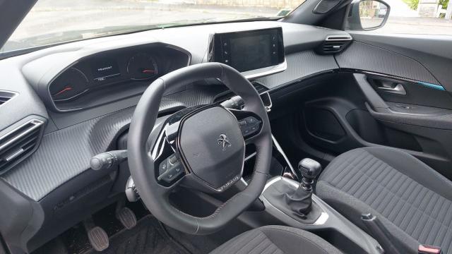 Peugeot 2008 image 3