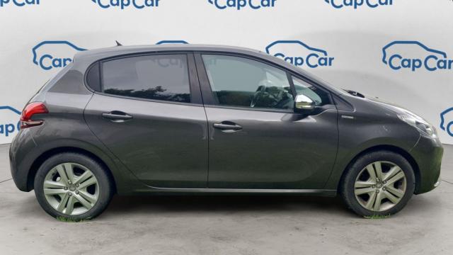 Peugeot 208 image 1