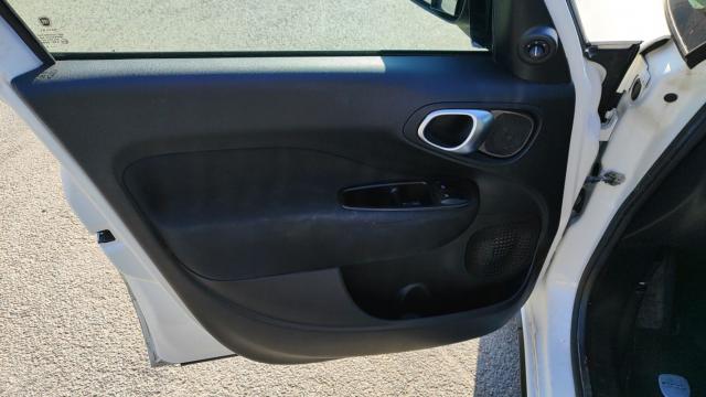 Fiat 500l image 9