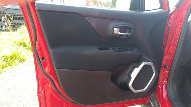 Jeep Renegade image 7