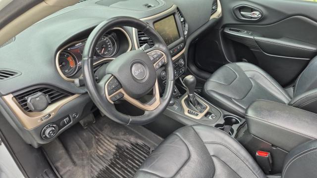 Jeep Cherokee image 3