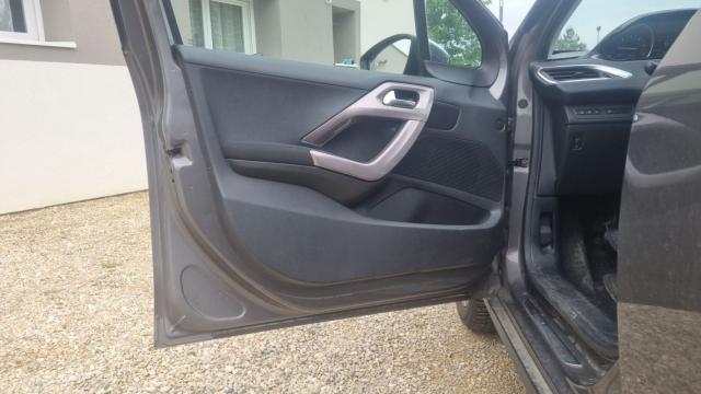 Peugeot 2008 image 5