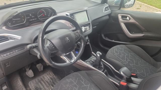 Peugeot 2008 image 3