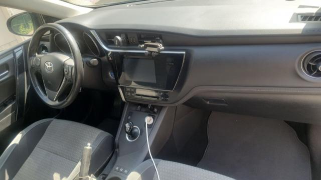 Toyota Auris image 6