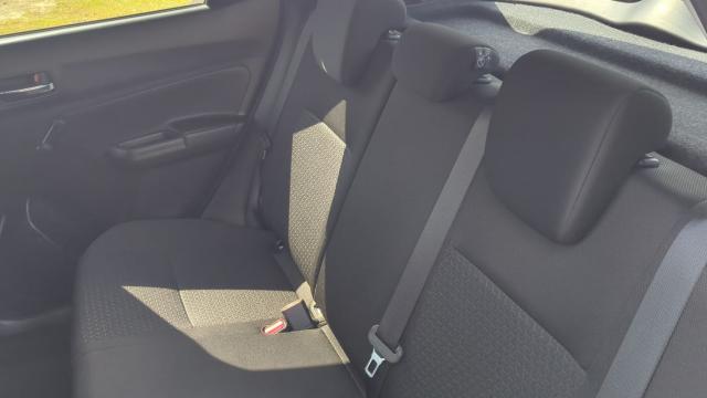 Suzuki Swift image 8