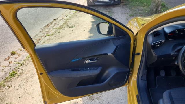 Peugeot 208 image 1