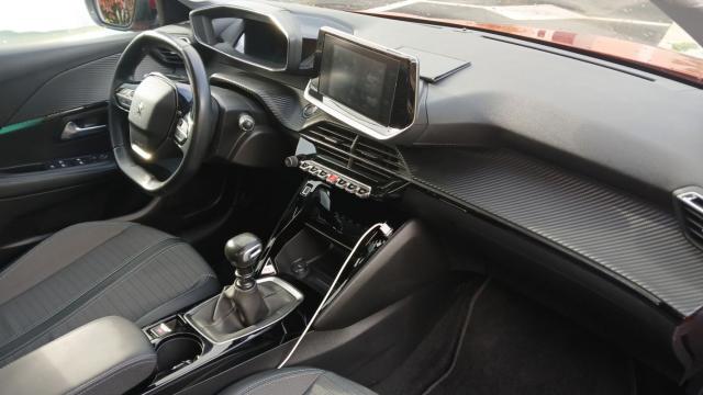 Peugeot 208 image 9
