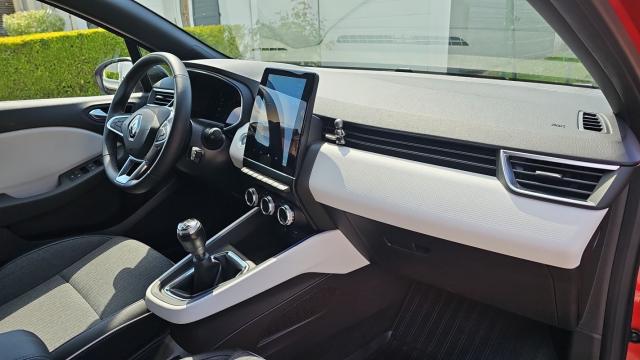 Renault Clio image 9