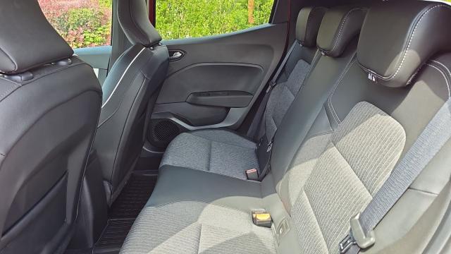 Renault Clio image 8