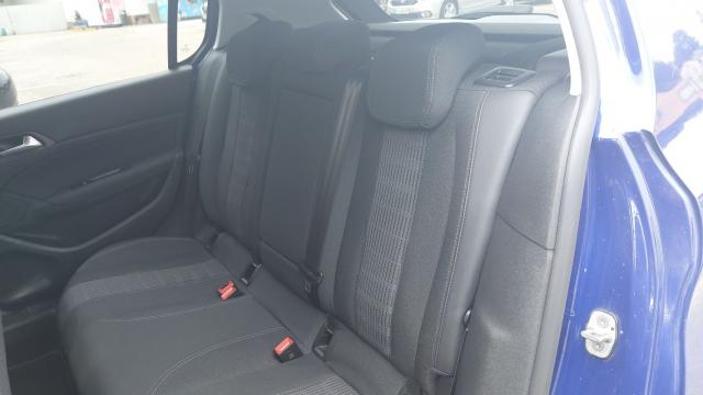 Peugeot 308 image 4