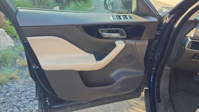 Jaguar F-Pace image 3