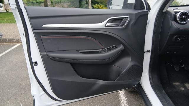 Mg Zs image 6