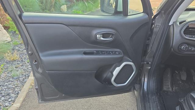 Jeep Renegade image 4