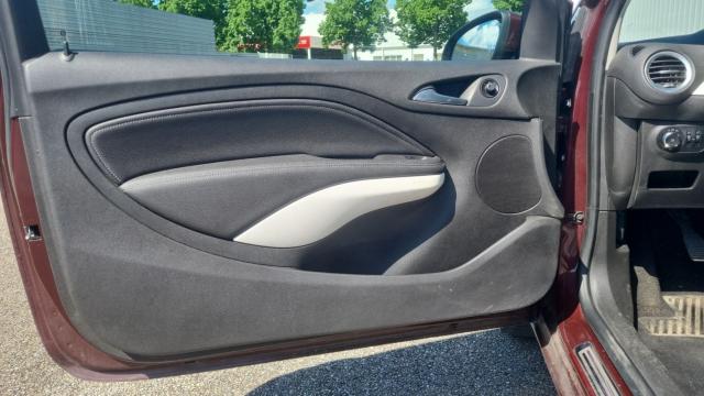 Opel Adam image 1