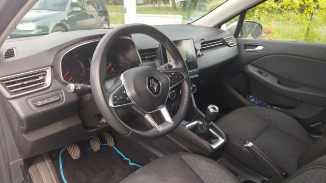 Renault Clio image 2