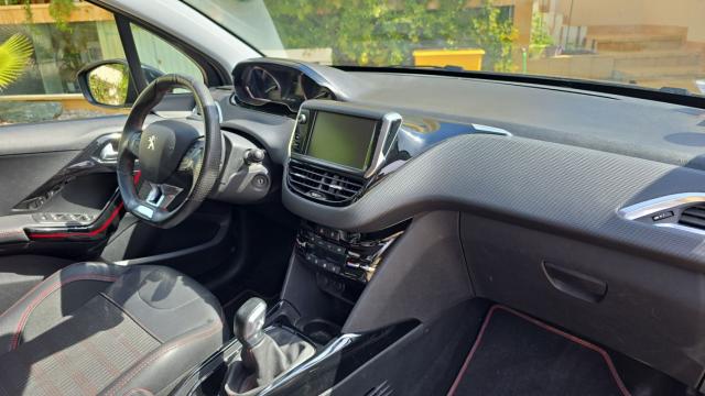 Peugeot 2008 image 4