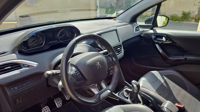 Peugeot 2008 image 9