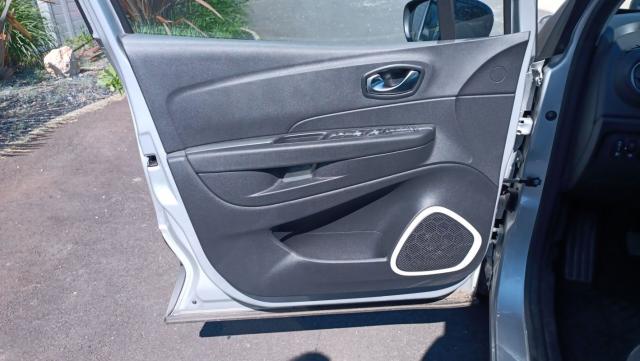 Renault Captur image 9