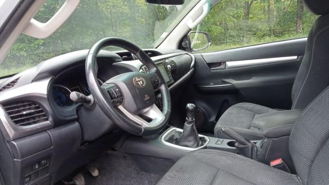Toyota Hilux image 5