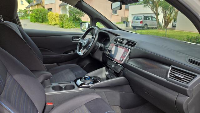 Nissan Leaf image 9
