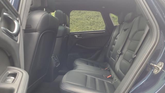 Porsche Macan image 1
