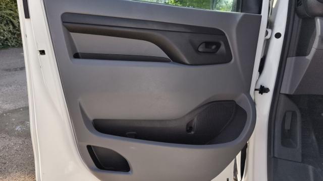 Citroen Jumpy image 3