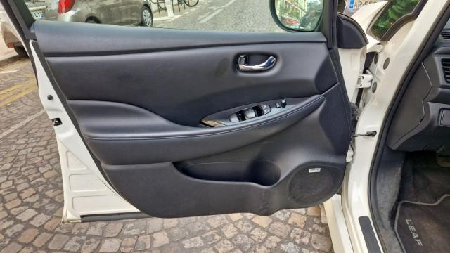 Nissan Leaf image 3