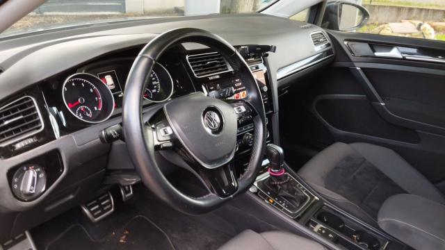Volkswagen Golf image 7