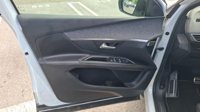 Peugeot 5008 image 9