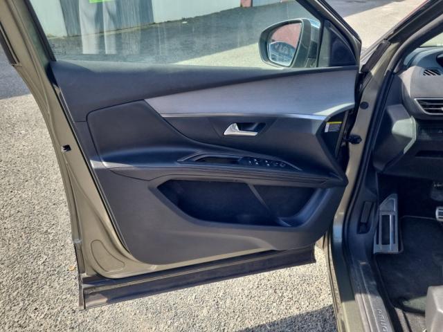 Peugeot 5008 image 8