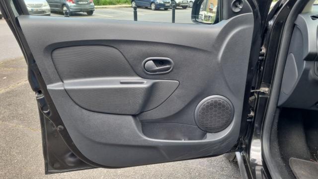 Dacia Sandero image 2