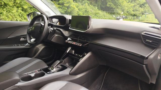 Peugeot 2008 image 7