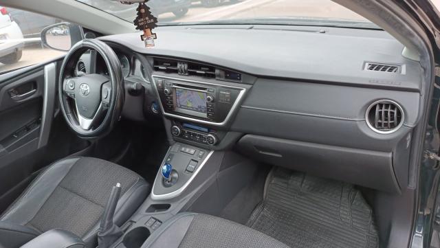 Toyota Auris image 3