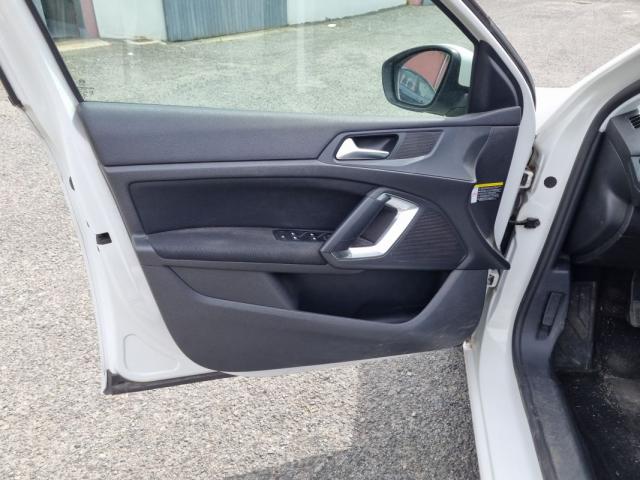 Peugeot 308 image 2