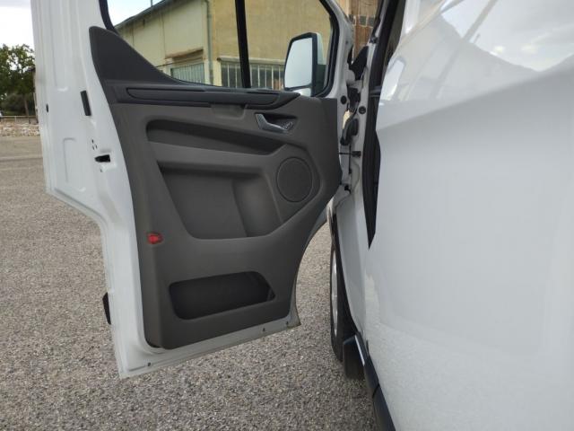 Ford Transit Custom image 7