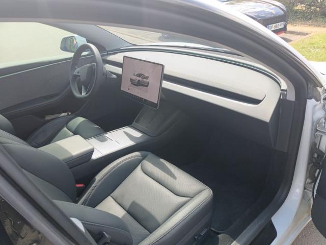 Tesla Model 3 image 4