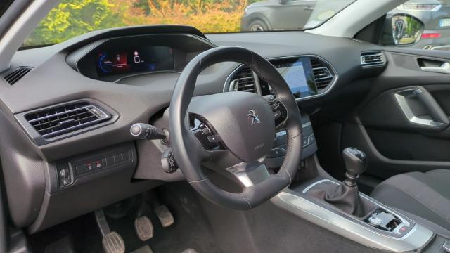 Peugeot 308 image 1
