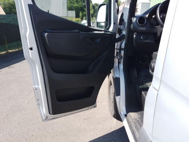 Mercedes Benz Sprinter image 2